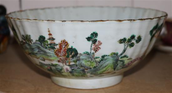 Chinese familled rose bowl(-)